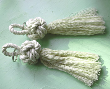 Diamond knot keyrings in cotton